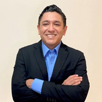 Iván Chávez Fundador de Caleidoscopio LAB, director de Innovatus Hub de Trasformación Social y Consultor en Innovación Educativa del Tecnológico de Monterrey Iván Chávez Fundador de Caleidoscopio LAB, director de Innovatus Hub de Trasformación Social y Consultor en Innovación Educativa del Tecnológico de Monterrey