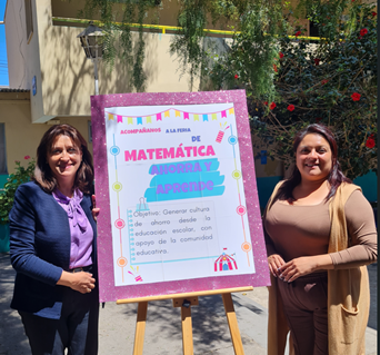 Sandra Miranda, directora de la Escuela Hogar Victoriano Quinteros Soto de Taltal y Aminta Casanga, profesora de Matemática y coordinadora del proyecto 