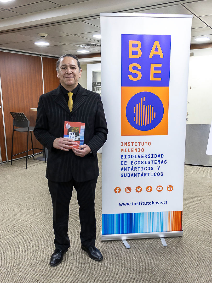 Eddie Morales, profesor de ciencias y biología del Colegio Santo Tomás