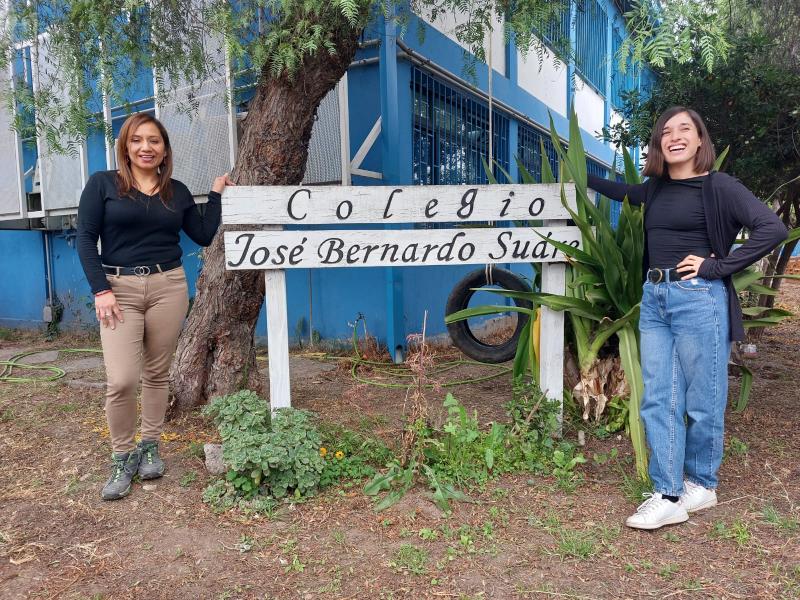 Carmen Gloria Campos, directora subrogante y Daniel Baeza, directora del podcast “Ojo con los niños”