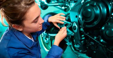 Alumna de Mecánica Automotriz
