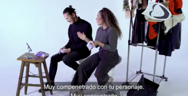 Montar una obra de teatro. Elección del tema, y dirección. Trabajo de mesa, elección y experimentación del elenco, ensayos. Presentación, reflexión, evaluación y análisis