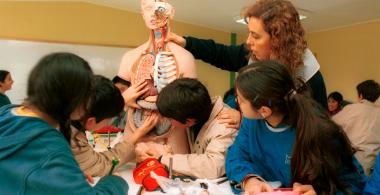 Celebra el Día Internacional de la Mujer junto a tus estudiantes con recursos que fomentan la igualdad de género